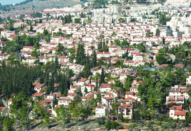 Aerial view of Ramot, distinguished by the red-tile roofs of the houses. Maps courtesy of Nefesh B’Nefesh. Photo: Yehoshua HaLevi