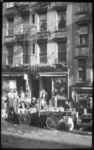 Suffolk Street in New York’s Lower East Side, 1933. Photo: American Jewish Historical Society 