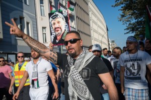 On July 17, 2014, around 1,000 pro-Palestinian people came together in Berlin to protest a pro-Israel rally. Photo: Wikimedia commons/Boris Niehaus